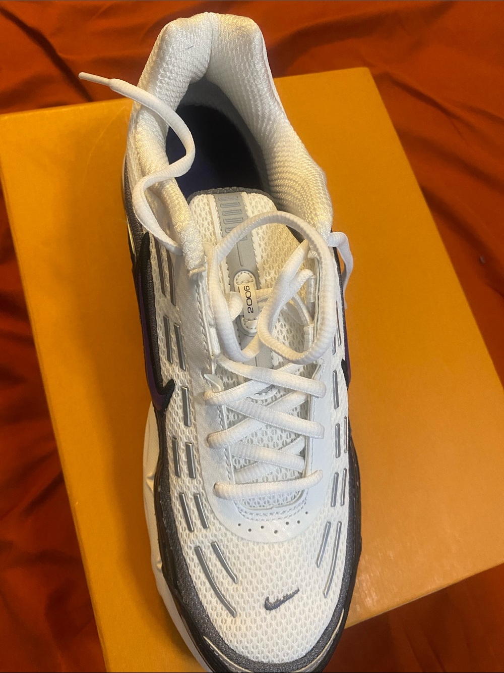 Nikes - Picture 5 of 10